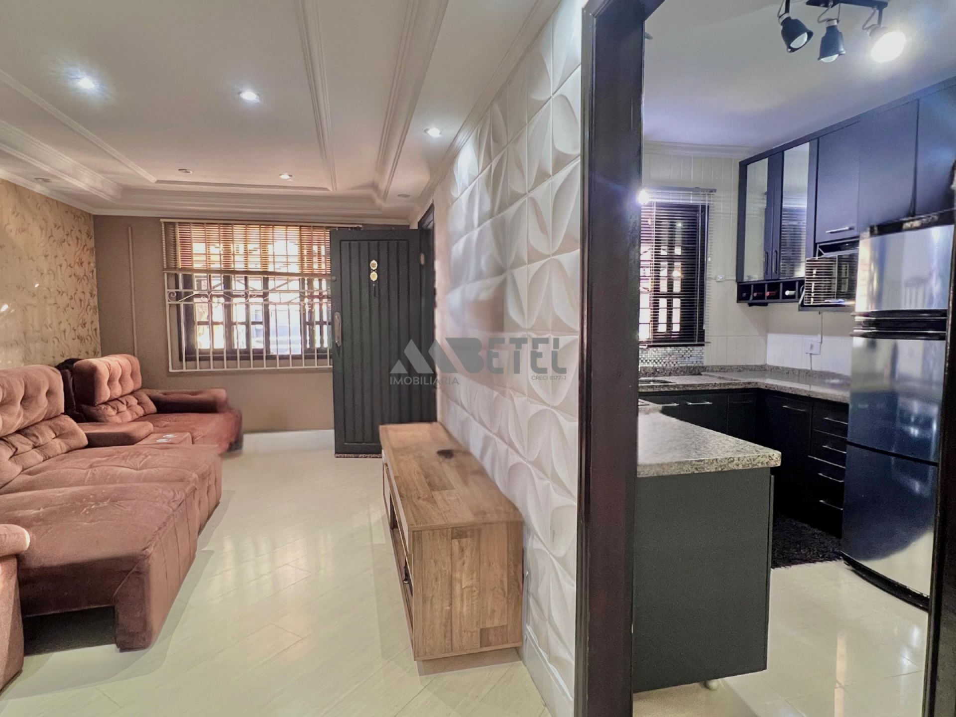 CASA COM 2 QUARTOS – VITÓRIA RÉGIA / CURITIBA