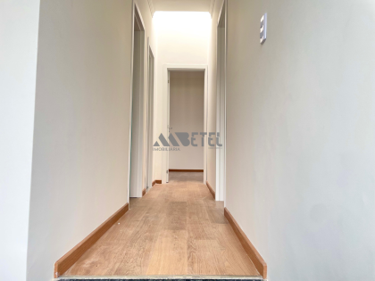 SOBRADO DE ESQUINA COM 3 QUARTOS – SÍTIO CERCADO / CURITIBA