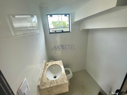 SOBRADO DE ESQUINA COM 3 QUARTOS – SÍTIO CERCADO / CURITIBA