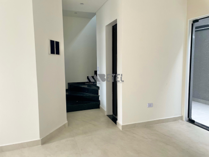 SOBRADO COM 3 QUARTOS – SÍTIO CERCADO / CURITIBA