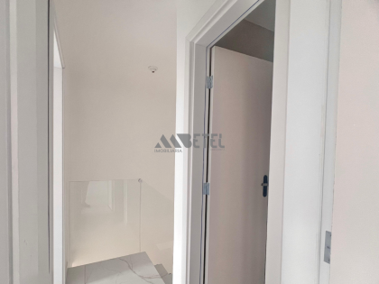 LINDO SOBRADO DE ESQUINA COM 2 QUARTOS – TATUQUARA / CURITIBA