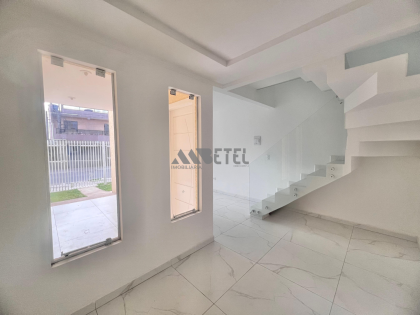 LINDO SOBRADO DE ESQUINA COM 2 QUARTOS – TATUQUARA / CURITIBA