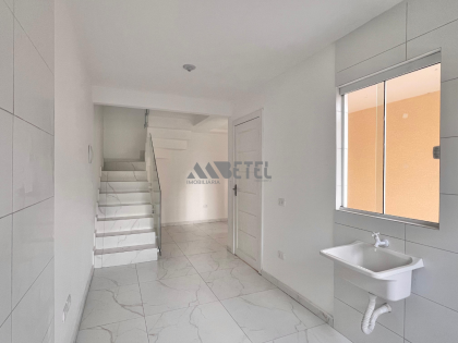 LINDO SOBRADO DE ESQUINA COM 2 QUARTOS – TATUQUARA / CURITIBA