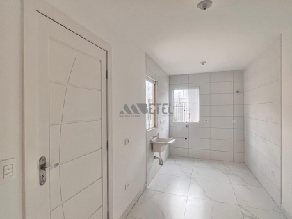 LINDO SOBRADO DE ESQUINA COM 2 QUARTOS – TATUQUARA / CURITIBA