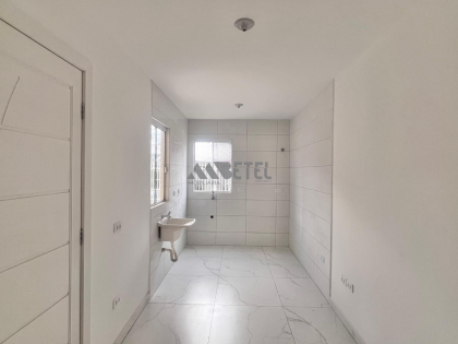 LINDO SOBRADO DE ESQUINA COM 2 QUARTOS – TATUQUARA / CURITIBA