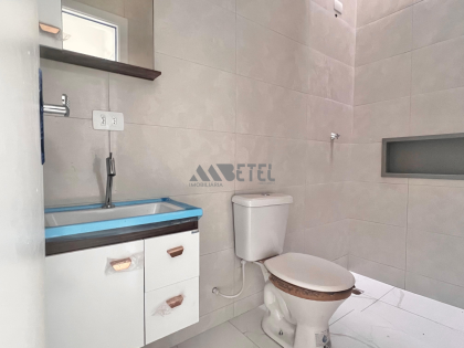 LINDO SOBRADO DE ESQUINA COM 2 QUARTOS – TATUQUARA / CURITIBA