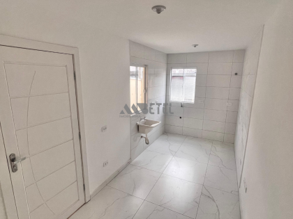 LINDO SOBRADO DE ESQUINA COM 2 QUARTOS – TATUQUARA / CURITIBA