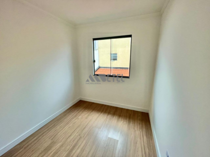 LINDO SOBRADO COM 3 QUARTOS - TATUQUARA / CURITIBA