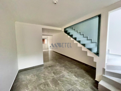 LINDO SOBRADO COM 3 QUARTOS - TATUQUARA / CURITIBA