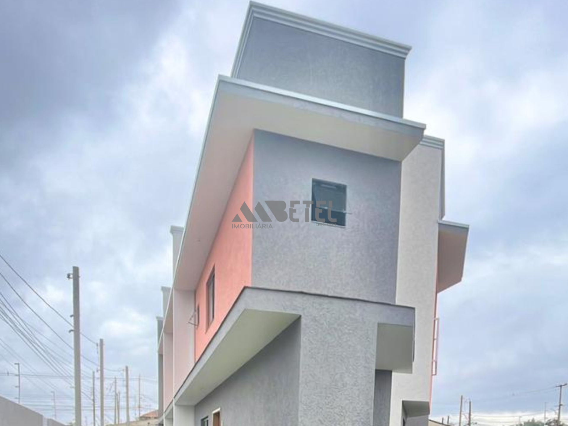 SOBRADO DE ESQUINA COM 2 QUARTOS – CAMPO DE SANTANA / CURITIBA