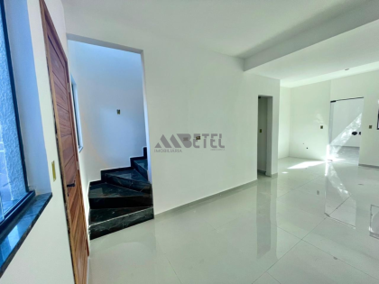 LINDO SOBRADO 3 QUARTOS COM ACABAMENTO IMPECÁVEL – TATUQUARA / CURITIBA