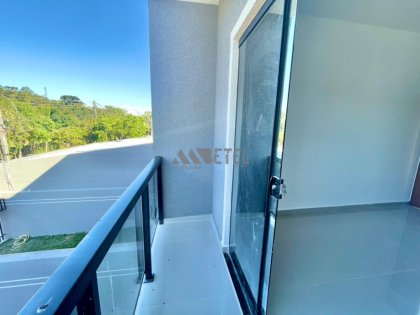 LINDO SOBRADO 3 QUARTOS COM ACABAMENTO IMPECÁVEL – TATUQUARA / CURITIBA