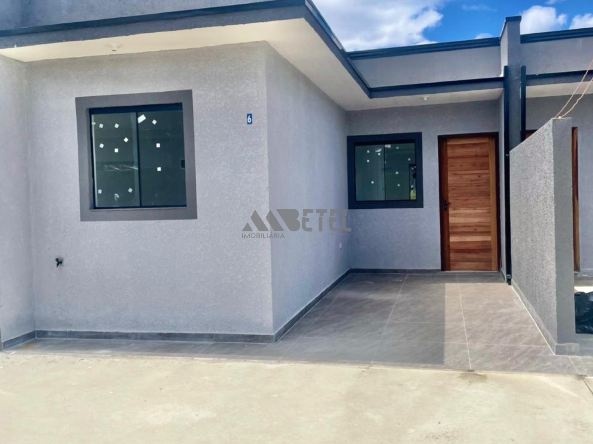 LINDA CASA EM CONDOMÍNIO COM 2 QUARTOS – CAMPO DE SANTANA