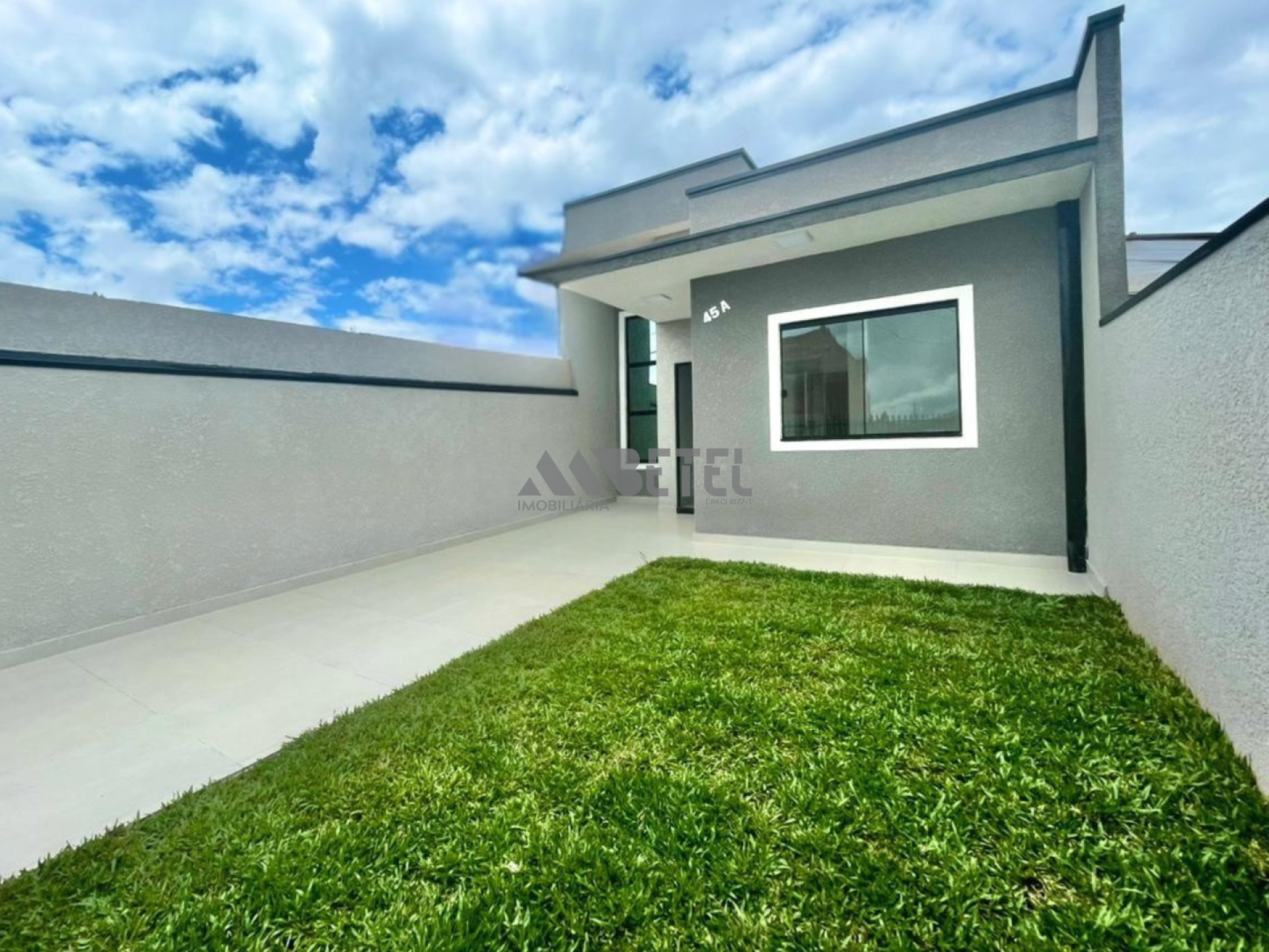 CASA MODERNA COM 3 QUARTOS E SUÍTE – FAZENDA RIO GRANDE / PR