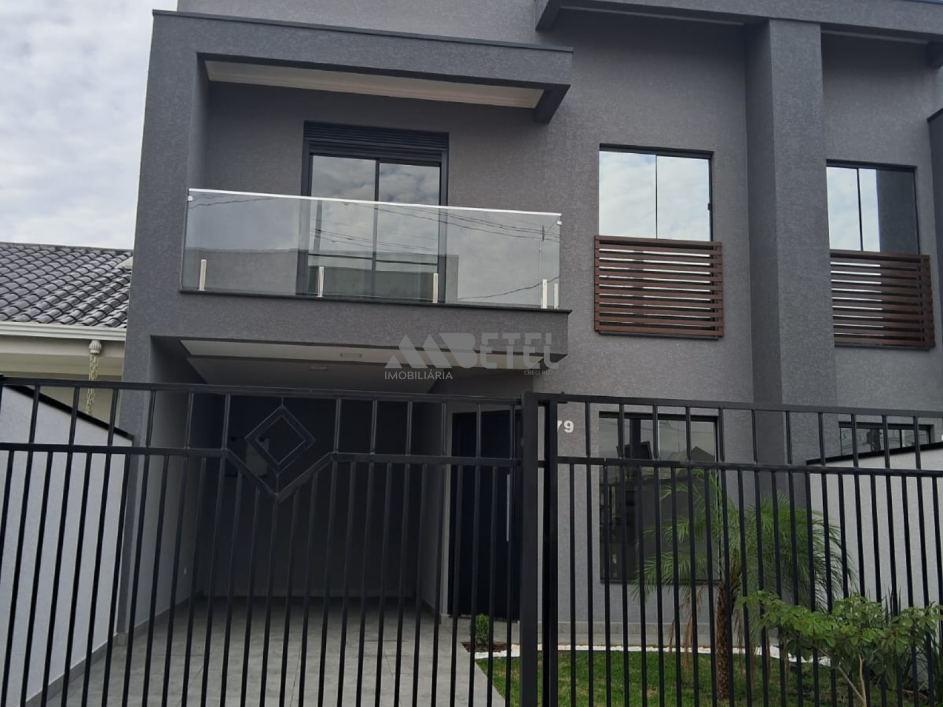 SOBRADO COM 3 QUARTOS - ALTO PADRÃO NA FAZENDA RIO GRANDE