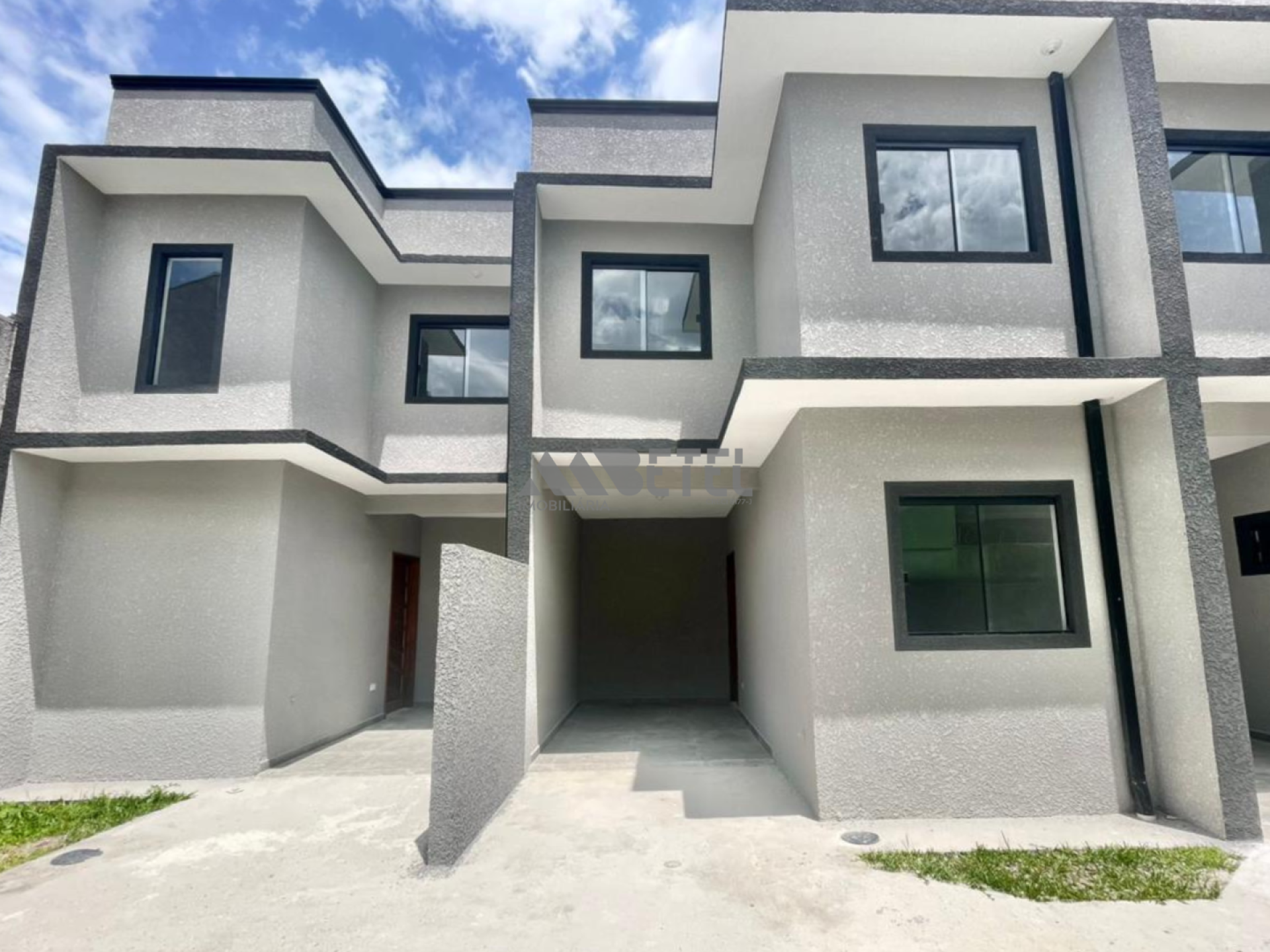 SOBRADO EM CONDOMÍNIO – 2 QUARTOS NO VITÓRIA RÉGIA / CURITIBA