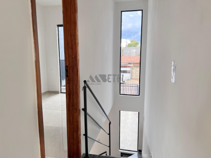 Sobrado novo com 2 quartos para locação no Tatuquara