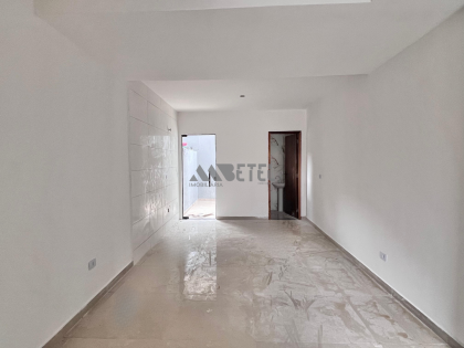 Sobrado novo com 2 quartos para locação no Tatuquara