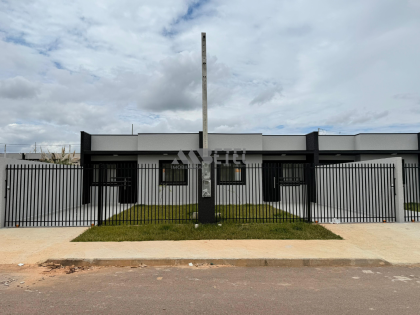 CASA COM ACABAMENTO DE ALTO PADRÃO - FAZENDA RIO GRANDE