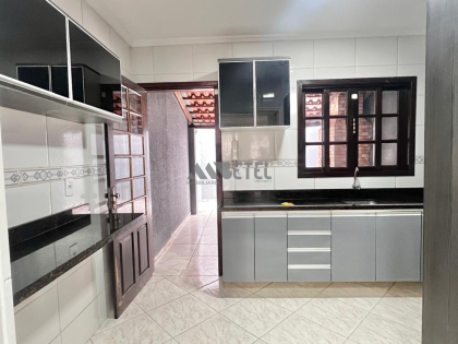 Sobrado Semi Mobiliado para Locação – Vitória Régia / Curitiba