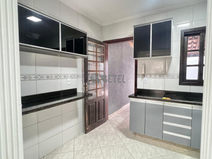 Sobrado Semi Mobiliado para Locação – Vitória Régia / Curitiba