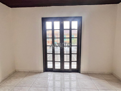 Sobrado Semi Mobiliado para Locação – Vitória Régia / Curitiba