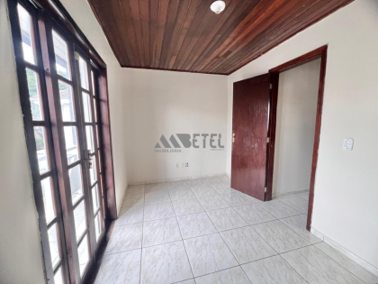 Sobrado Semi Mobiliado para Locação – Vitória Régia / Curitiba