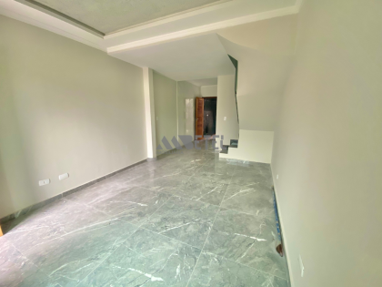 Lindo sobrado com 2 quartos no Vitória Régia - CIC