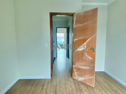 Lindo sobrado com 2 quartos no Vitória Régia - CIC