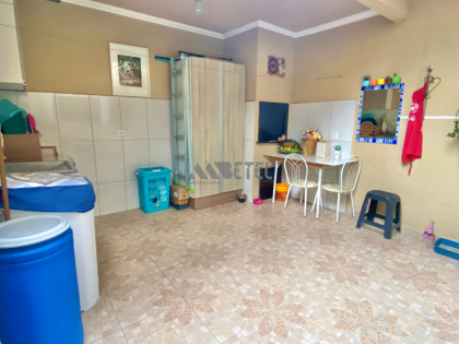 SOBRADO AMPLO COM 4 QUARTOS E EXCELENTE LOCALIZAÇÃO NO VITÓRIA RÉGIA