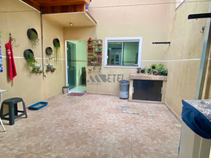 SOBRADO AMPLO COM 4 QUARTOS E EXCELENTE LOCALIZAÇÃO NO VITÓRIA RÉGIA