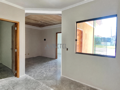 Linda casa com 2 quartos e 2 vagas de garagem - Campo de Santana