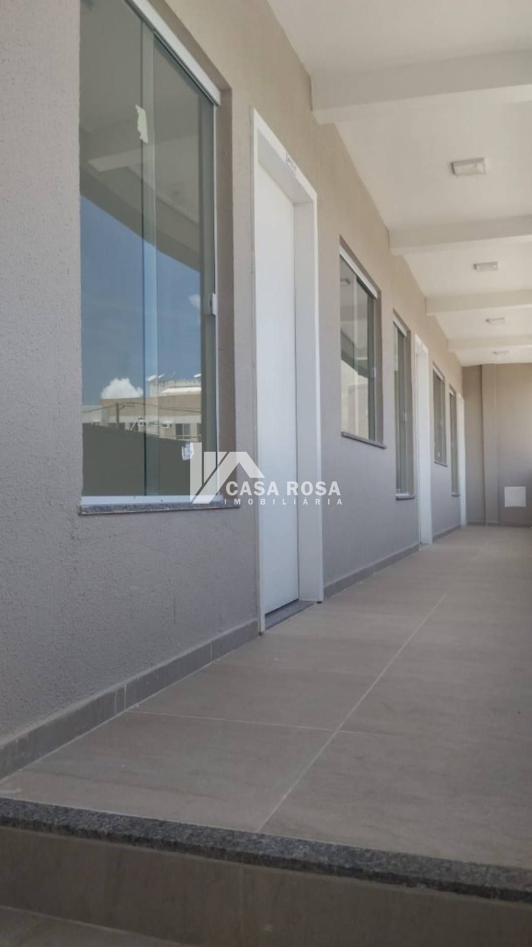 VENDE-SE CASA COM 2/4 NA BARRA DOS COQUEIROS