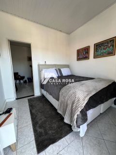 VENDE-SE CASA COM 2 PAVIMENTOS - BAIRRO GETÚLIO VARGAS