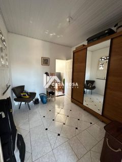VENDE-SE CASA COM 2 PAVIMENTOS - BAIRRO GETÚLIO VARGAS