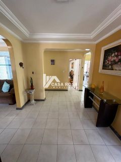 VENDE-SE CASA COM 4/4 COM CLOSET E BANHEIRA - BAIRRO PONTO NOVO