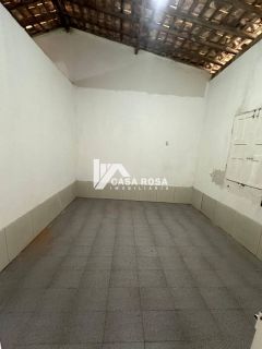 VENDE-SE CASA COM 2/4 NA RUA LIDERANÇA - ATALAIA NOVA