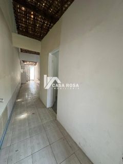 VENDE-SE CASA COM 2/4 NA RUA LIDERANÇA - ATALAIA NOVA