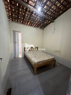 VENDE-SE CASA COM 2/4 NA RUA LIDERANÇA - ATALAIA NOVA