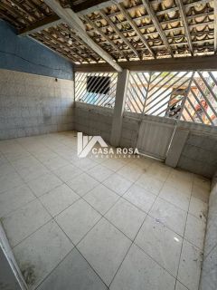 VENDE-SE CASA COM 2/4 NA RUA LIDERANÇA - ATALAIA NOVA