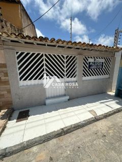 VENDE-SE CASA COM 2/4 NA RUA LIDERANÇA - ATALAIA NOVA