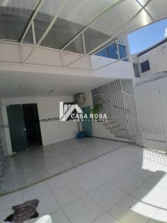 VENDE-SE CASA DE DOIS PAVIMENTOS NA AV. ÉDEZIO VIERA DE MELO - BAIRRO PEREIRA LOBO