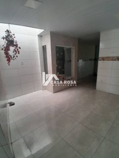 VENDE-SE CASA DE DOIS PAVIMENTOS NA AV. ÉDEZIO VIERA DE MELO - BAIRRO PEREIRA LOBO