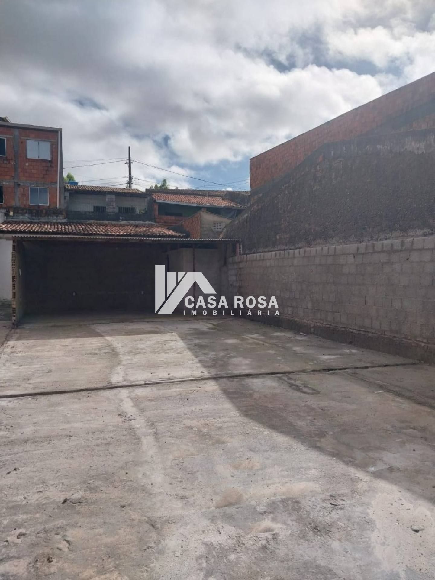 VENDE-SE TERRENO NO BAIRRO JABOTIANA