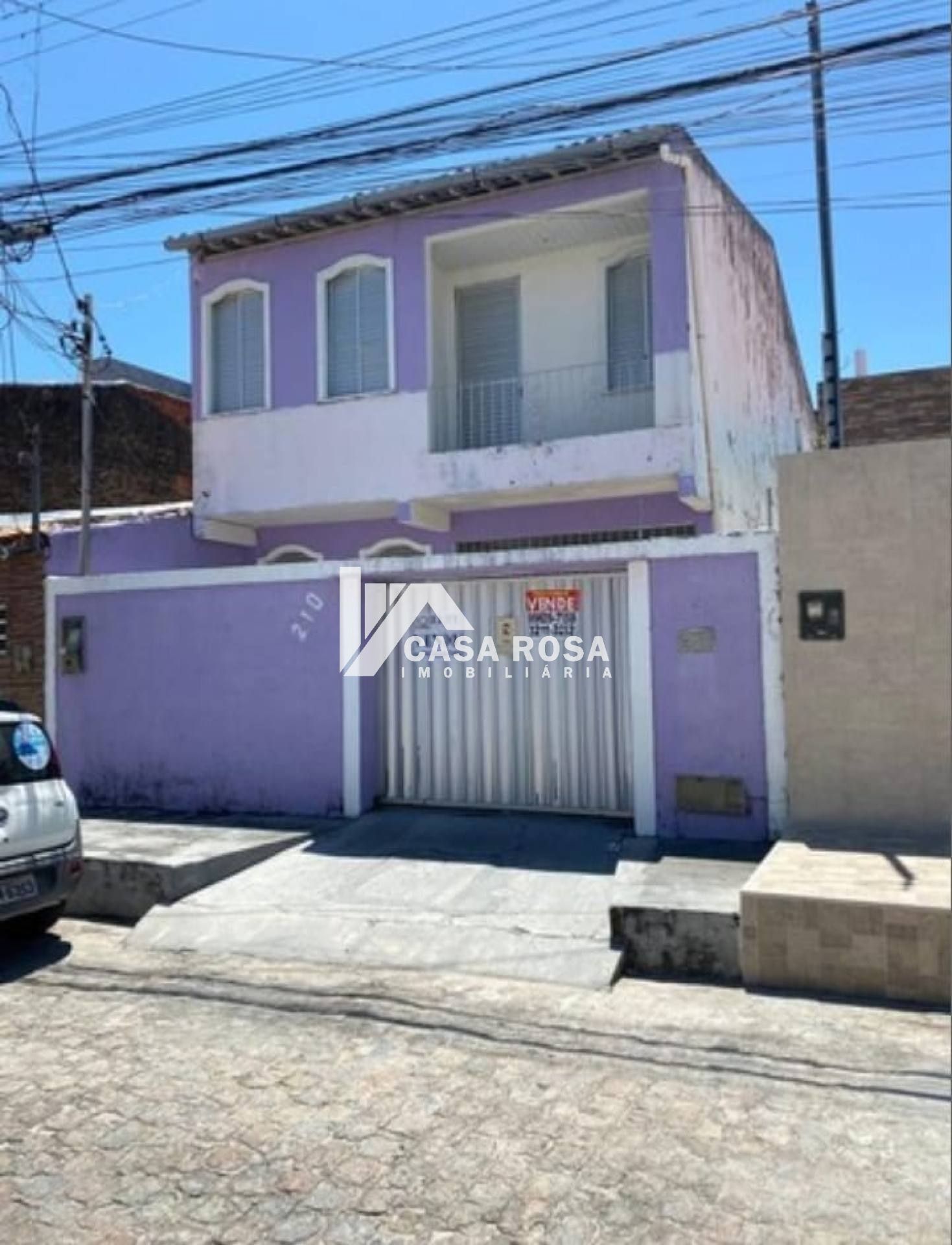 VENDE-SE CASA COM DOIS PAVIMENTOS - BAIRRO GRAGERU