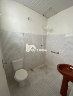 VENDE-SE CASA COM DOIS PAVIMENTOS - BAIRRO GRAGERU