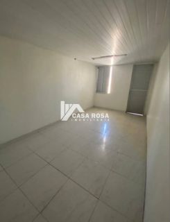 VENDE-SE CASA COM DOIS PAVIMENTOS - BAIRRO GRAGERU