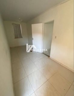 VENDE-SE CASA COM DOIS PAVIMENTOS - BAIRRO GRAGERU