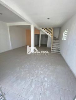 VENDE-SE CASA COM DOIS PAVIMENTOS - BAIRRO GRAGERU