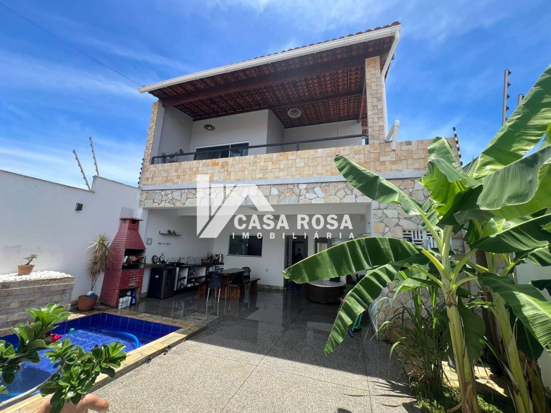 ALUGA-SE CASA COM PISCINA NA BARRA DOS COQUEIROS